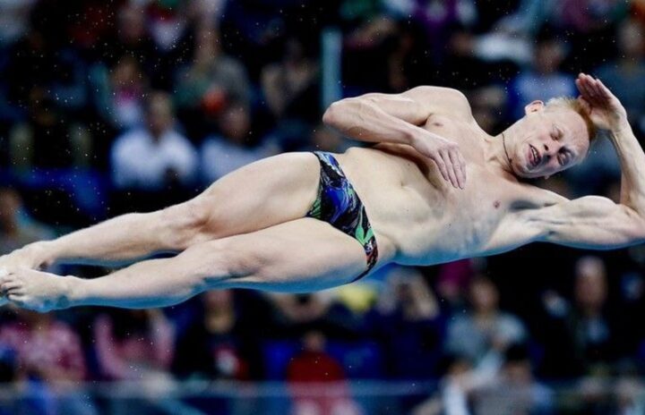 Илья во время выполнения прыжка