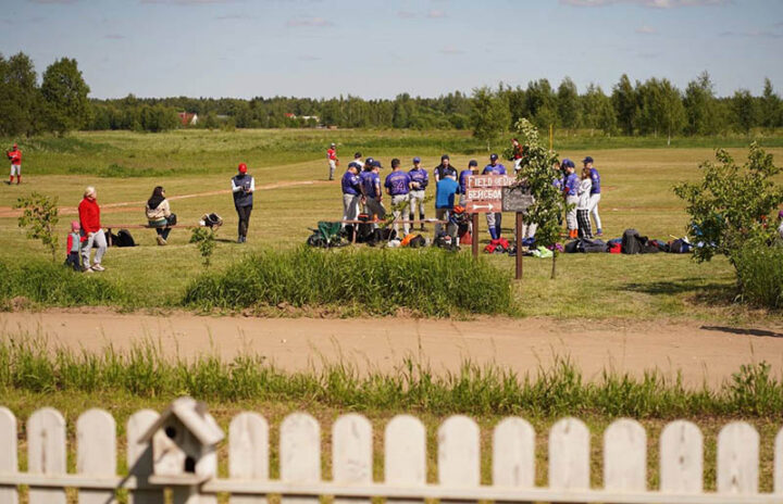 Поле для бейсбола