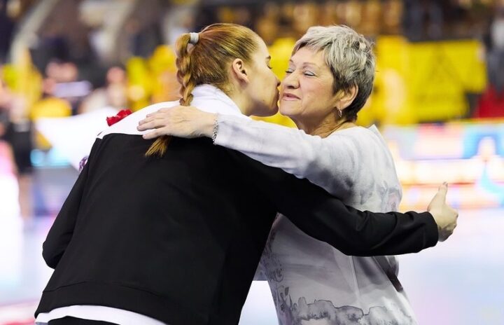 Тренер по гандболу Чижмакова