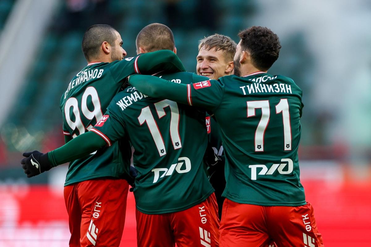 Локомотив