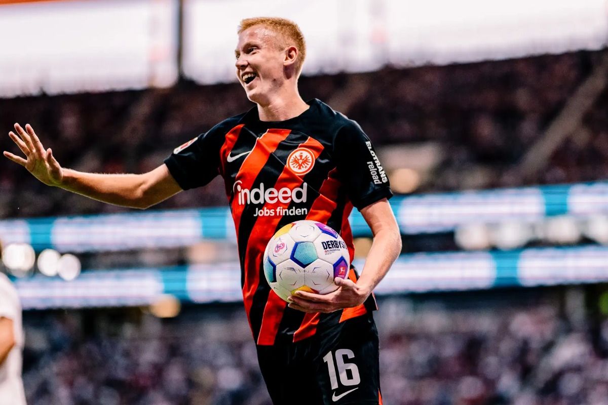 «Айнтрахт» имеет возможность ослабить главного преследователя. Пари за 1.78 на встречу с «Аугсбургом»