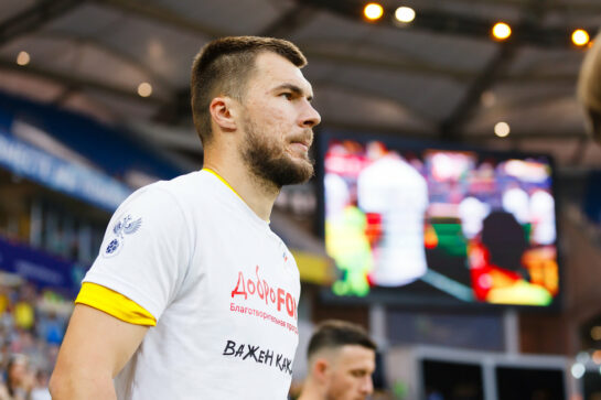 Инсайдер: «Локомотив» рассматривает Комличенко и Сергеева на позицию форварда