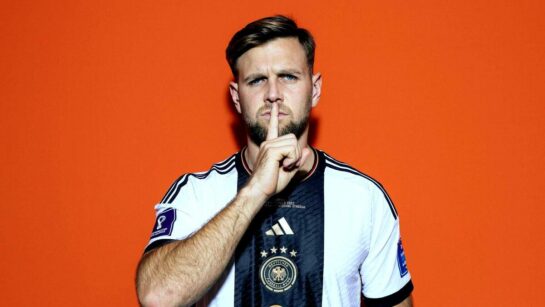 СМИ: Фюллькруг ударом сломал руку болельщику на разминке