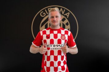 Сменил ЛЕ на ЛЧ: Донни ван де Бек перешел из «Манчестер Юнайтед» в «Жирону»