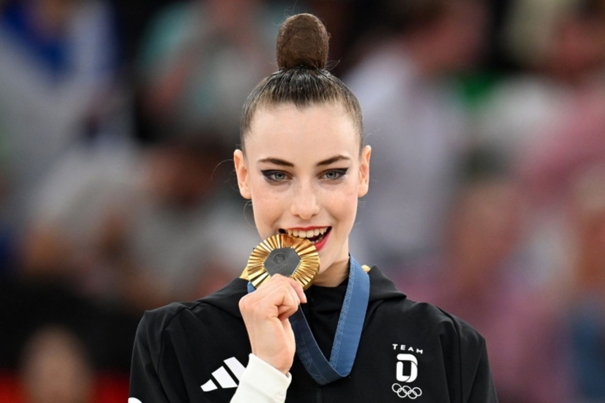 Уроженка РФ завоевала золото Олимпиады-2024 в художественной гимнастике
