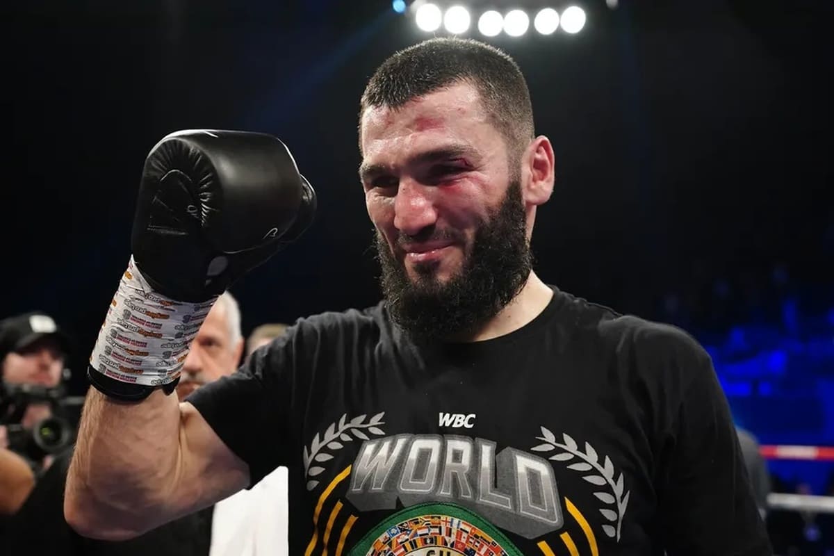 Артур Бетербиев