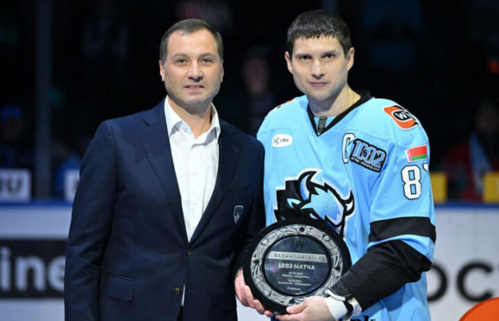 Вадим Шипачев и президент КХЛ Алексей Морозов