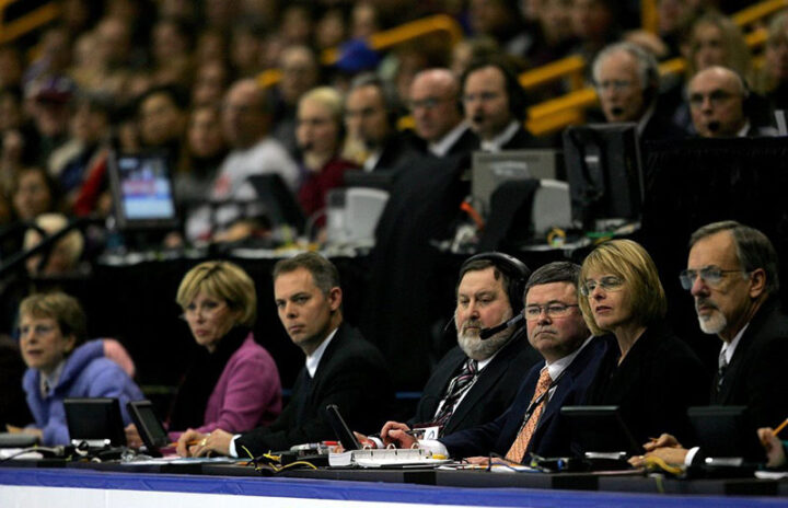 Судьи в фигурном катании