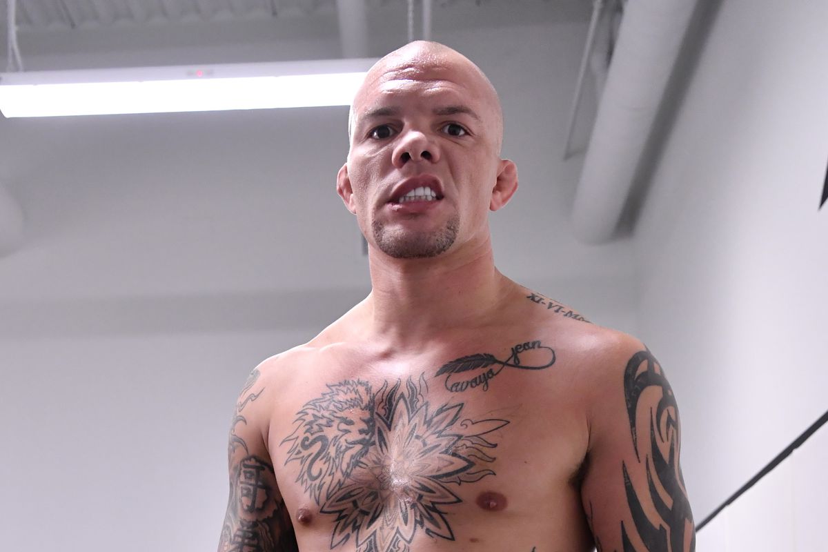 Энтони Смит