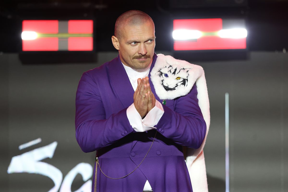 Александр Усик