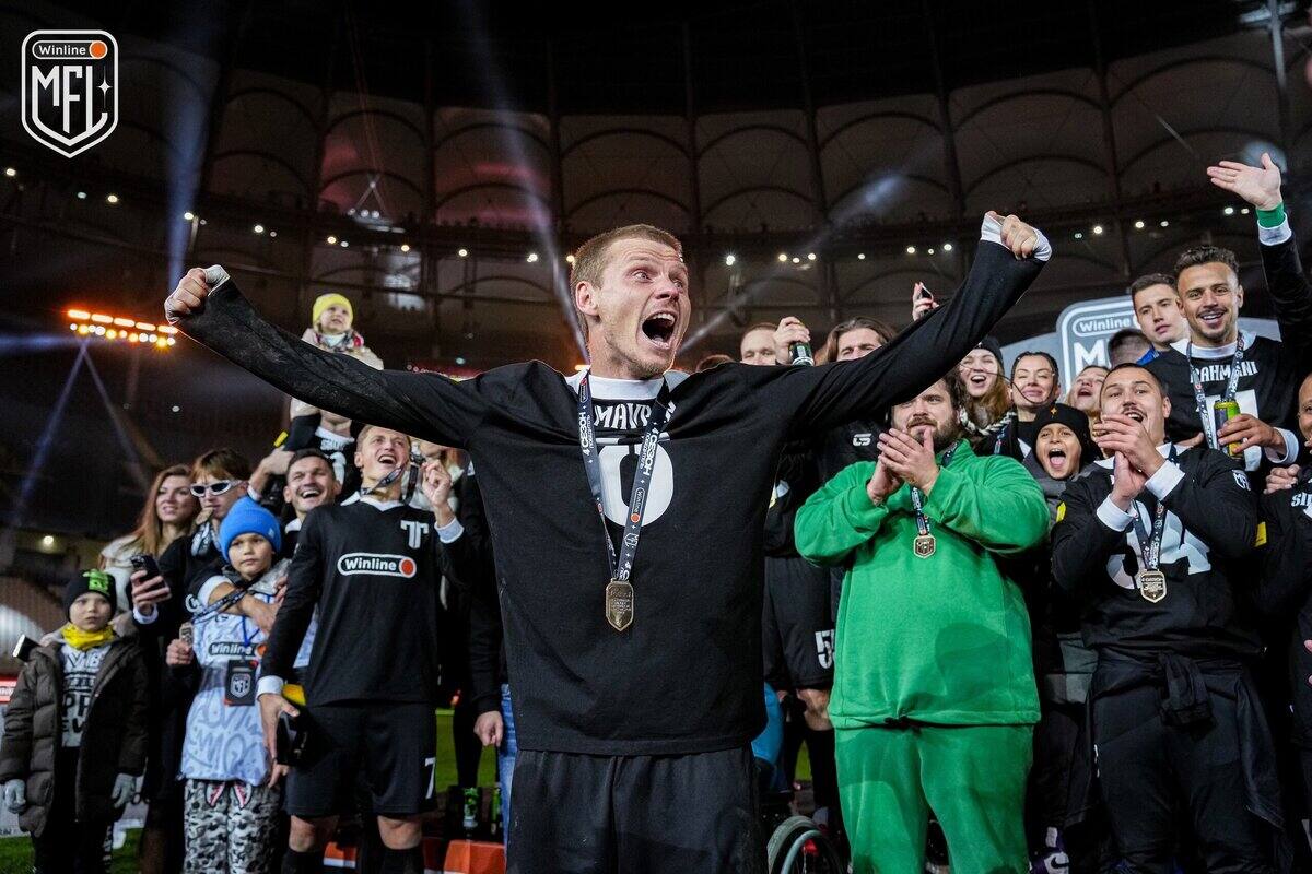 Артур gaz Газданов: «У Маврина нет шансов остаться в «Пари НН». Взяли чисто поснимать»