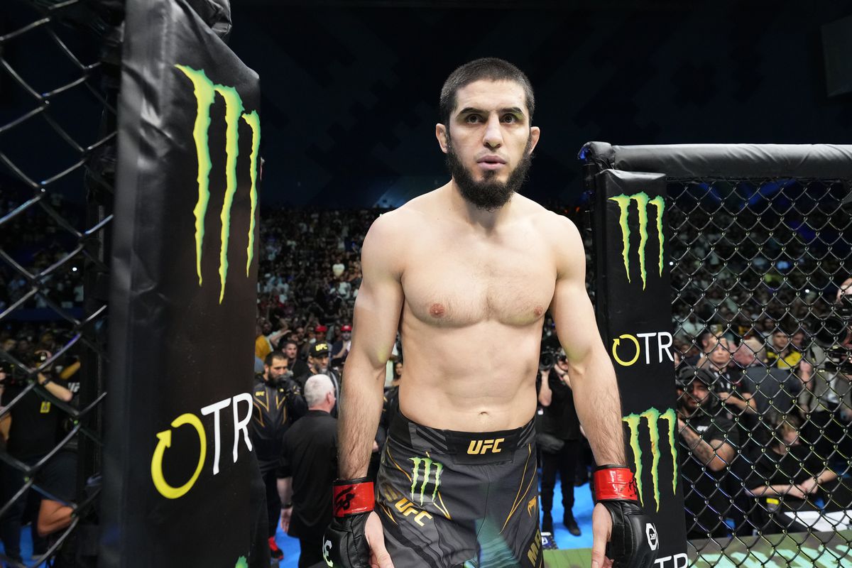 Ислам Махачев