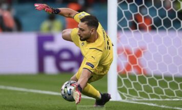 Топ-10 сейвов Евро 2020