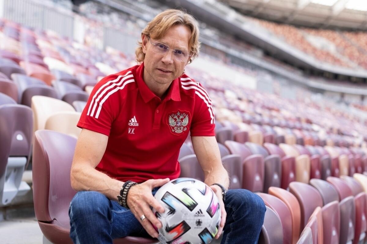 Валерий Карпин
