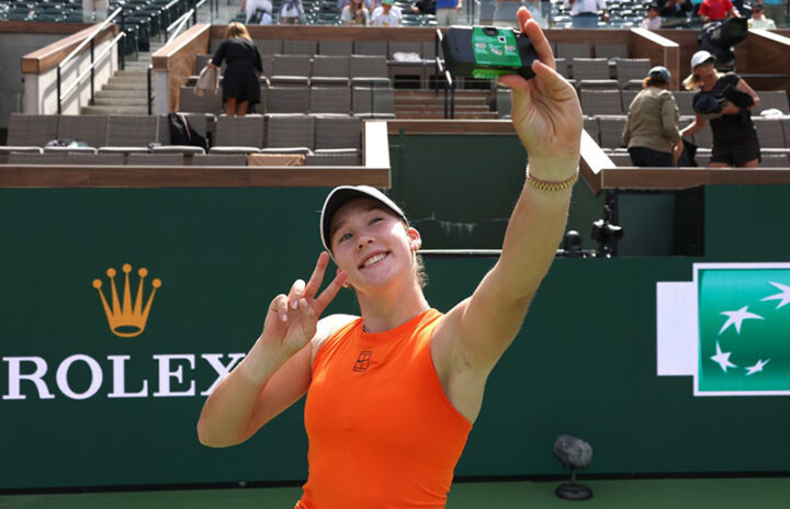 Андреева делает селфи