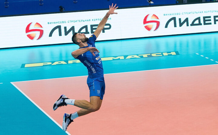 Силовая подача в прыжке