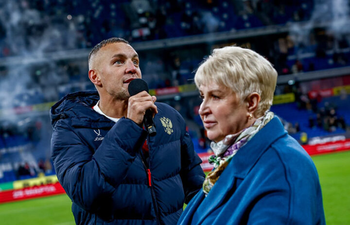 Дзюба и его мама