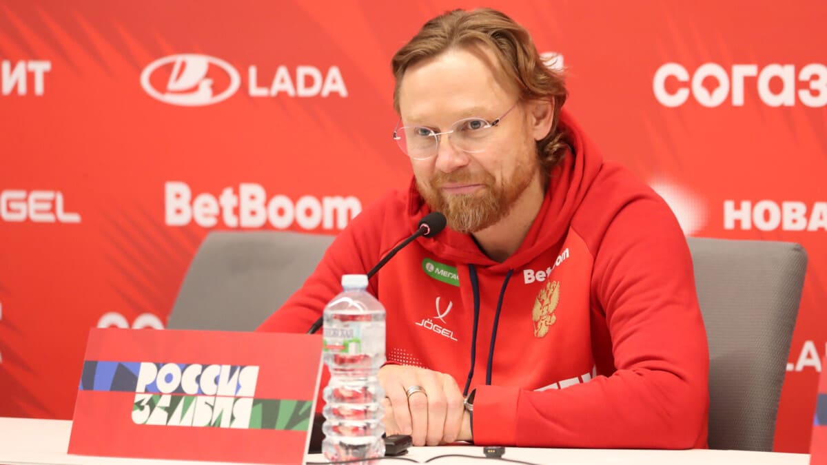 Валерий Карпин