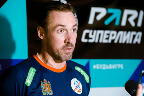 «Свою возможность поехать на Олимпиаду я упустил. Если здоровье позволит, то продолжу просто играть» — интервью с центральным блокирующим ВК «Енисей» Игорем Филипповым