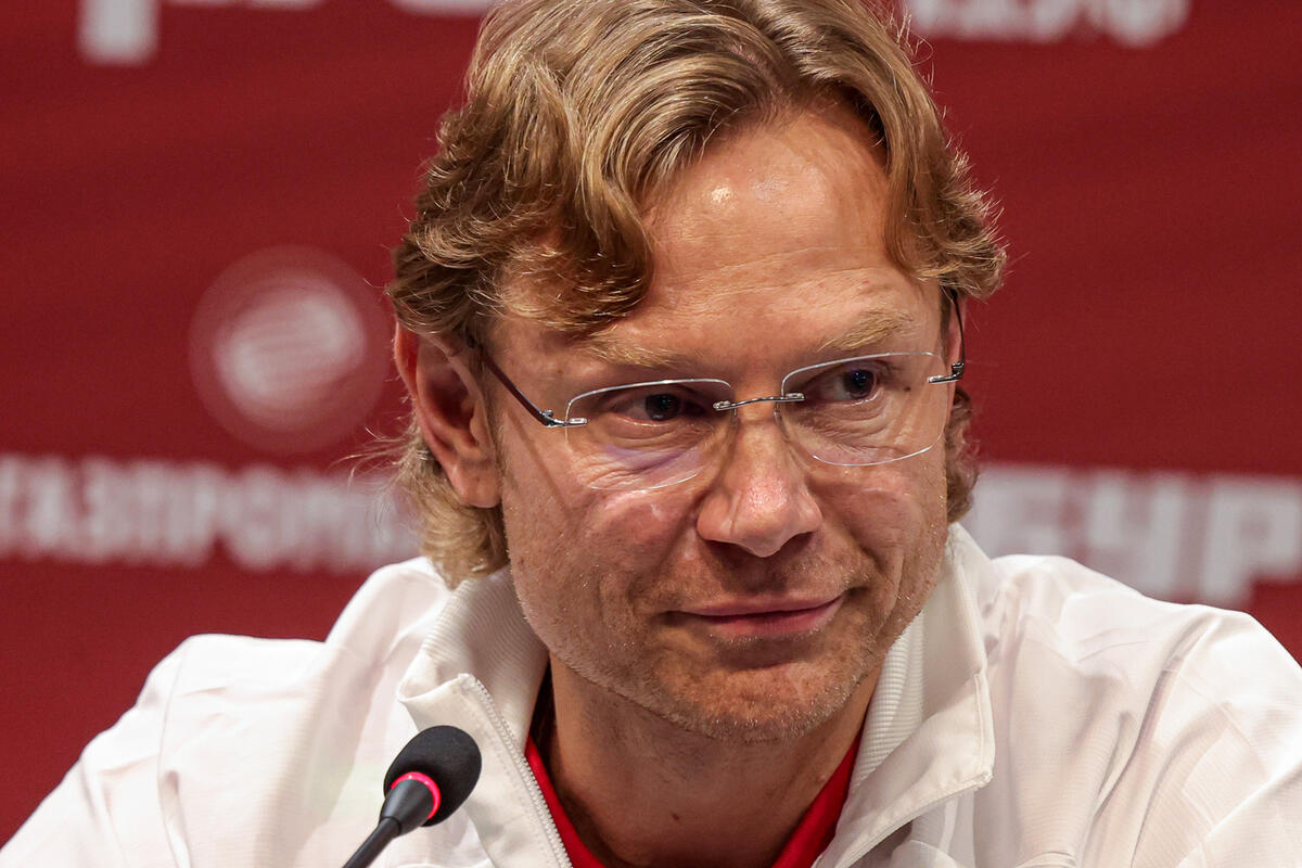 Валерий Карпин