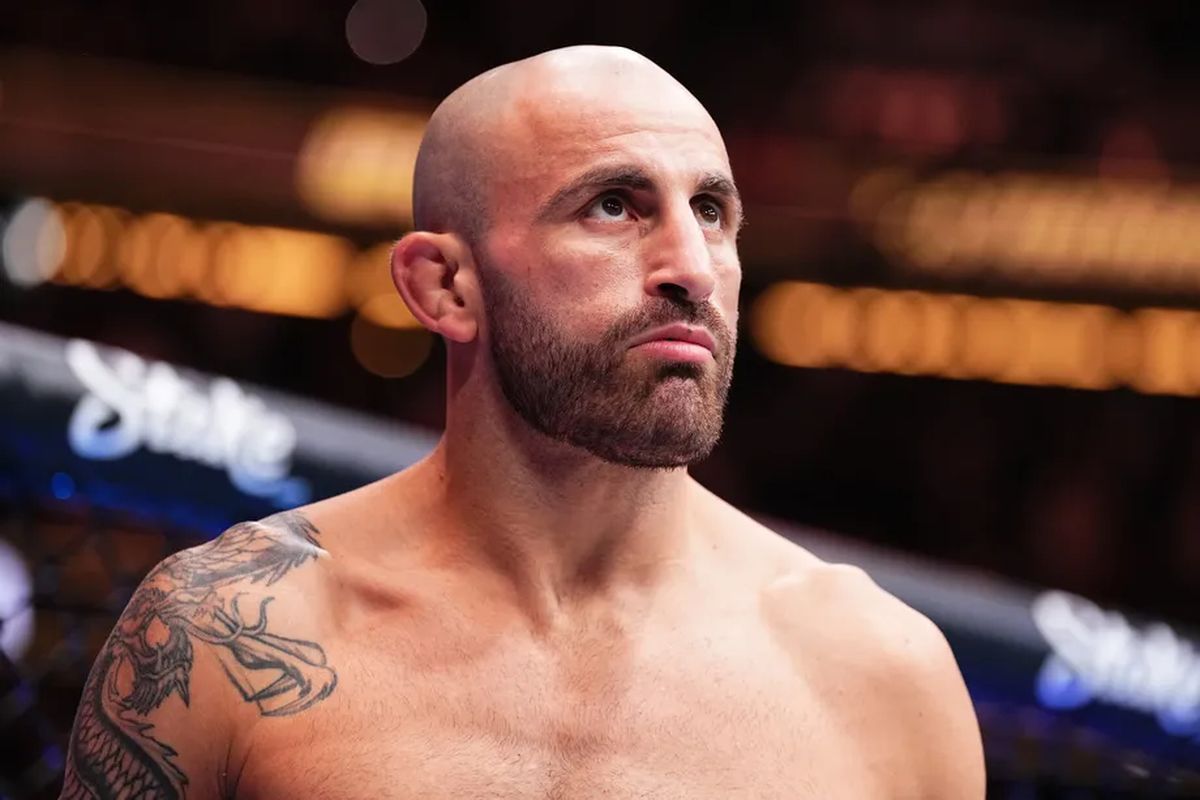 Александр Волкановски