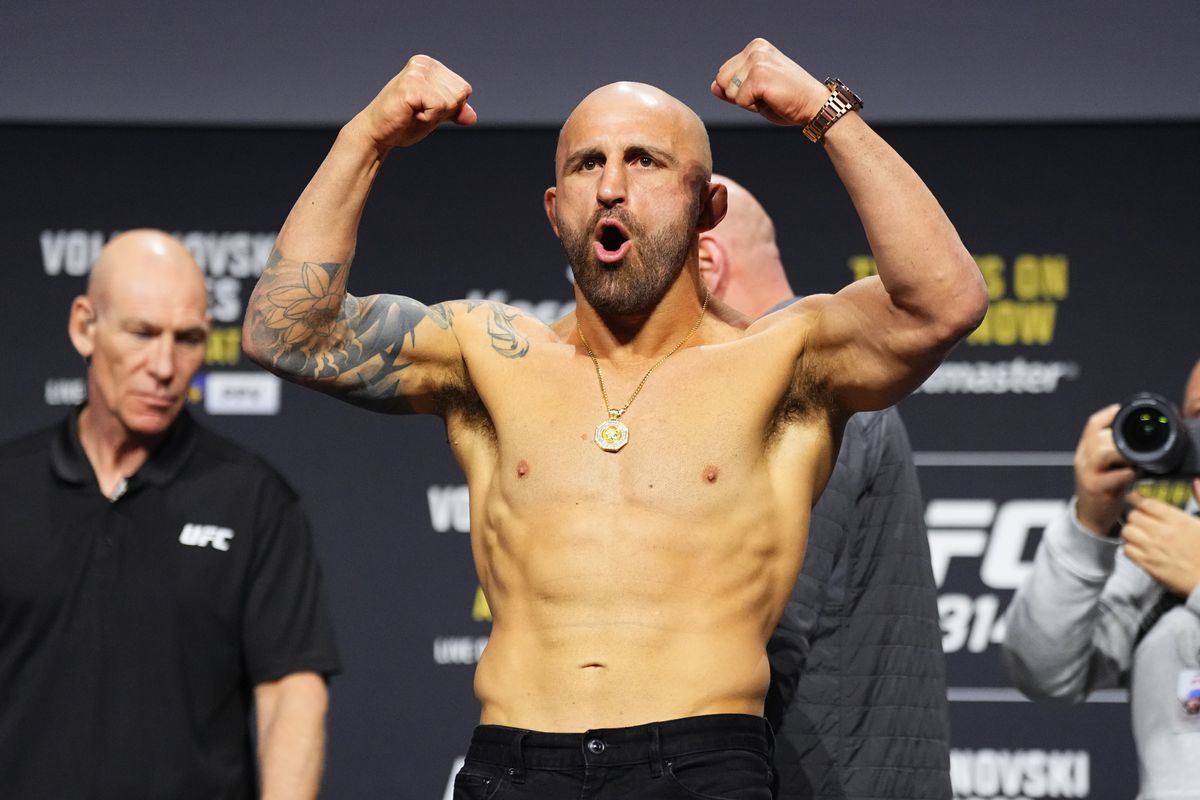 Александр Волкановски