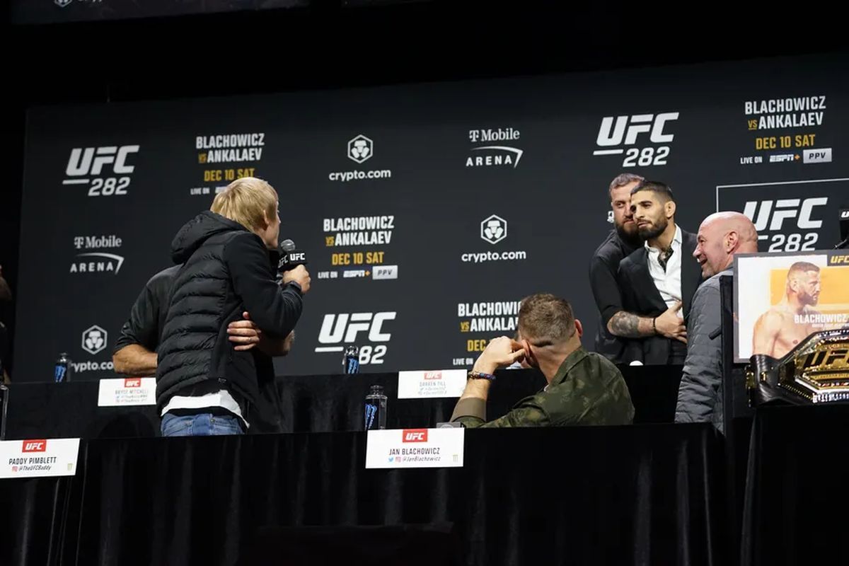 Пимблетт и Топурия