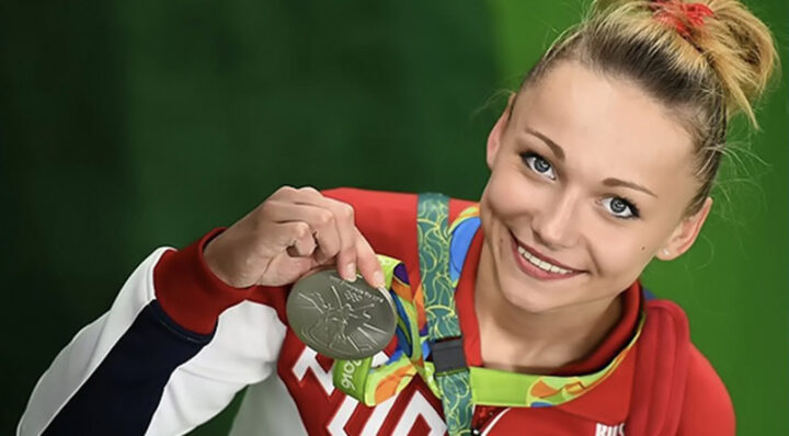 Пасека с медалью