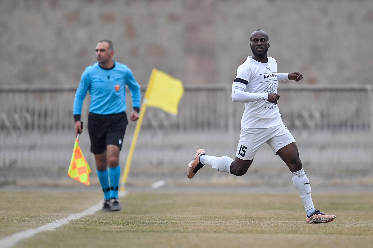 Нигерийский снайпер Йенне пополнил ряды калининградской «Балтики»