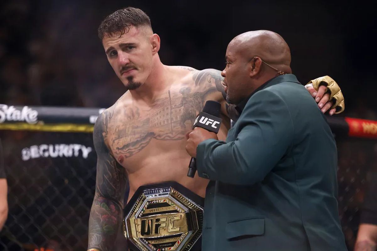 Том Аспиналл