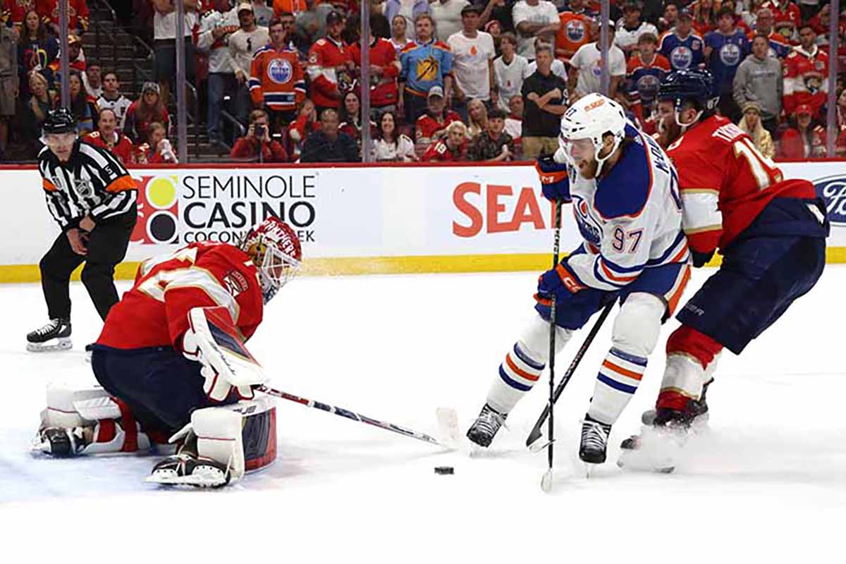 Сергей Бобровский и Коннор Макдэвид