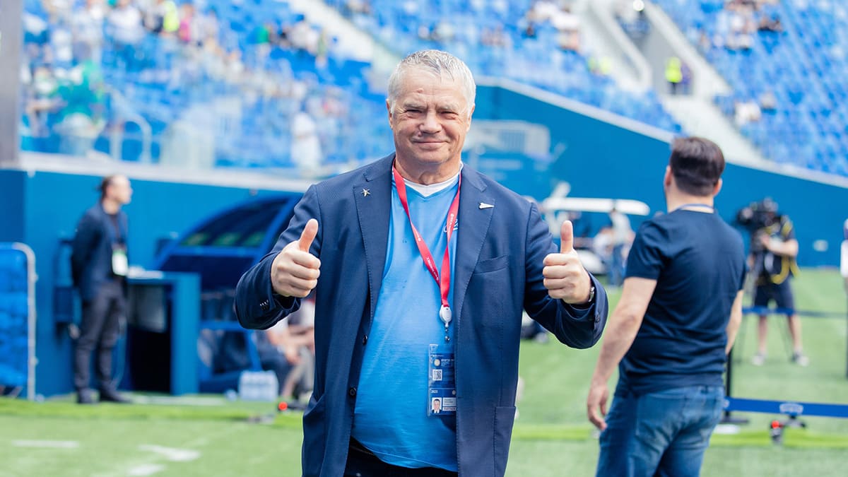 Александр Медведев