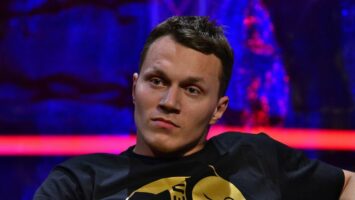 Артем Тарасов и Александр Шиколай устроили перепалку в соцсетях