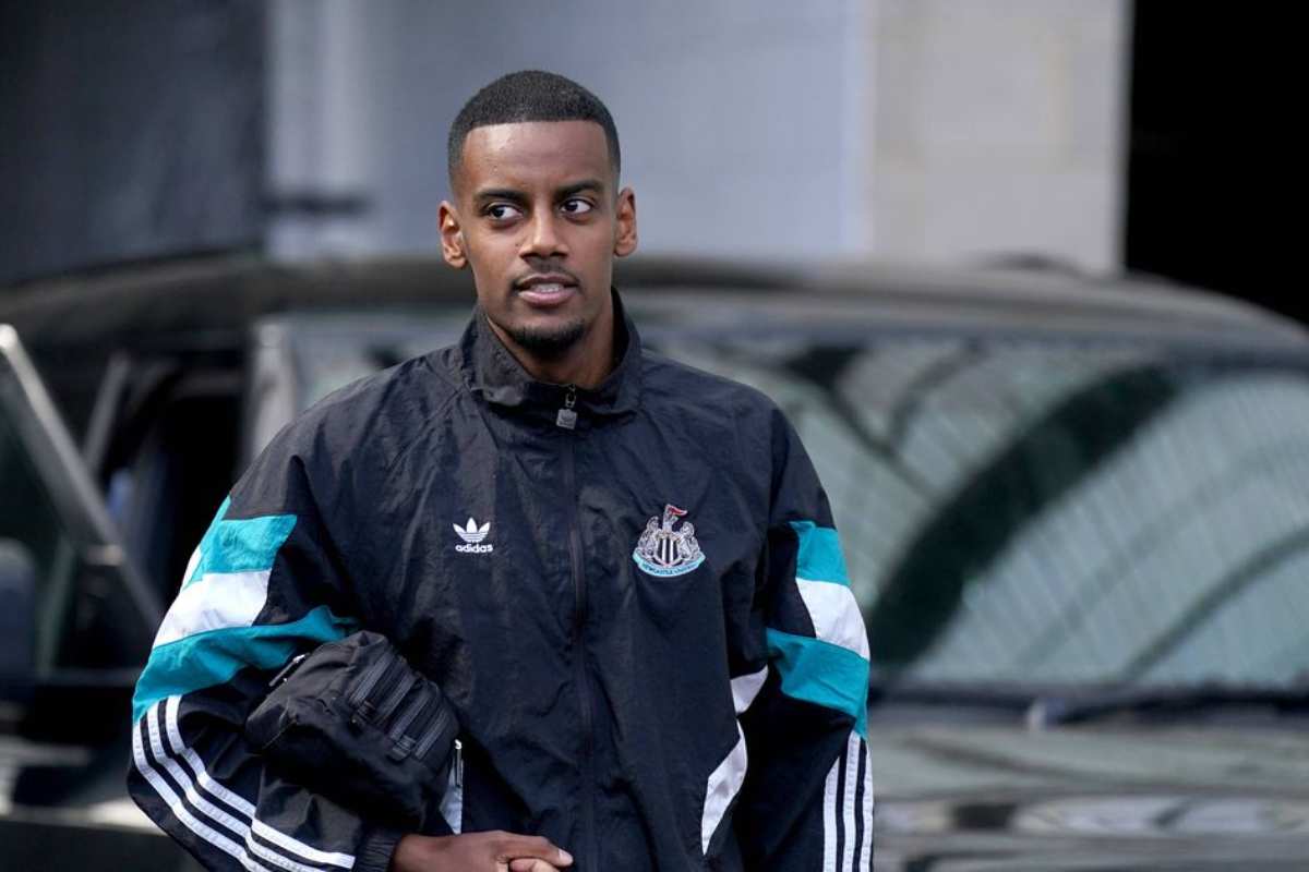 Самые скандальные трансферы XXI века — версии искусственного интеллекта