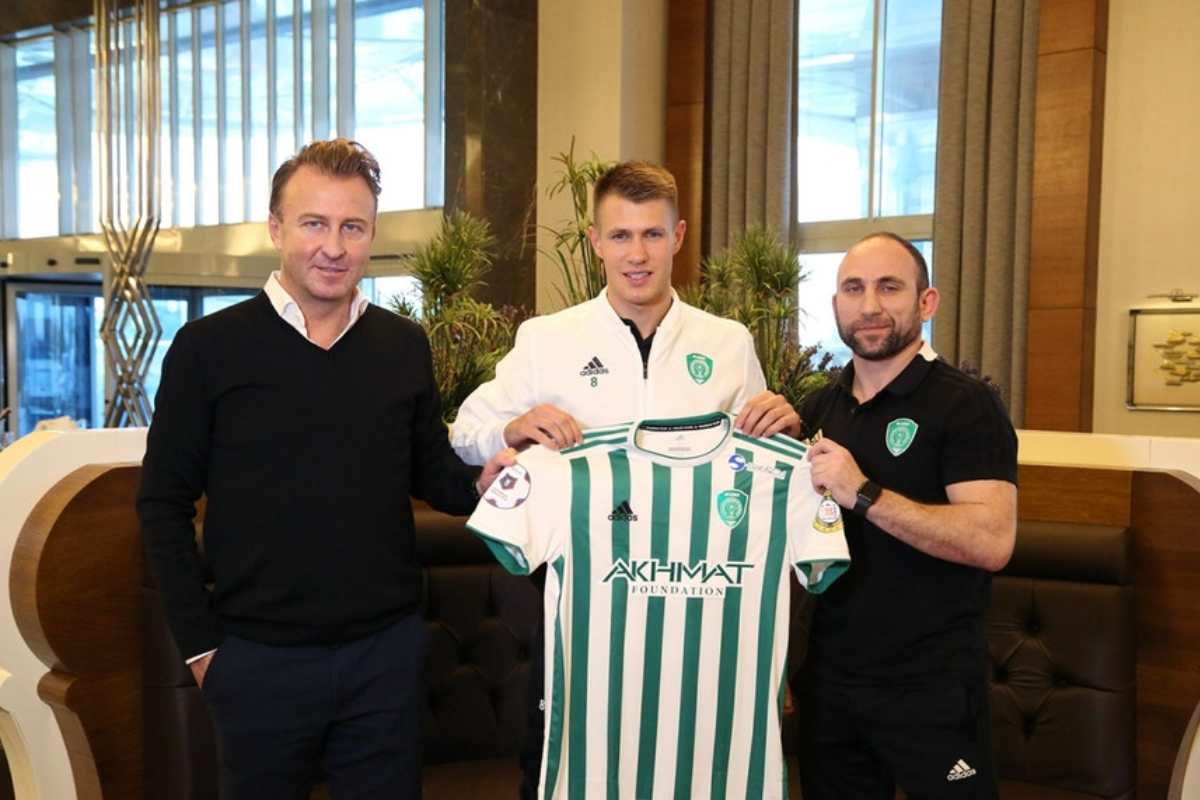 «Ахмат» может заработать на трансфере экс-хавбека Шиманьски