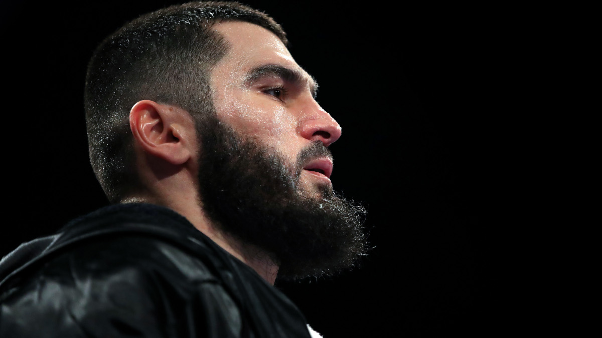 Артур Бетербиев