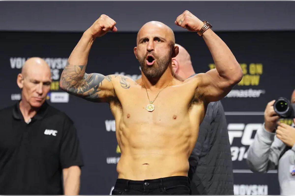 Александр Волкановски