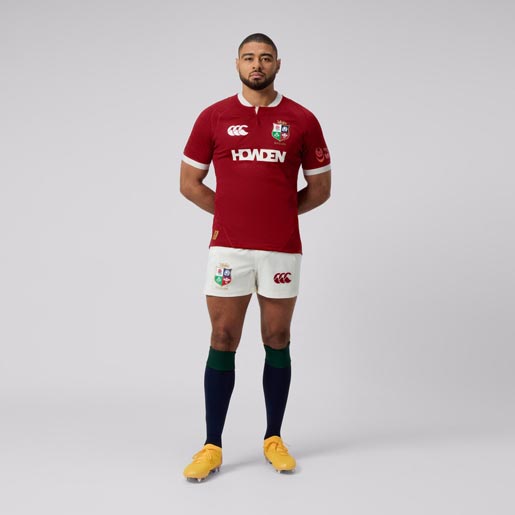 Футболка, шорты, гетры