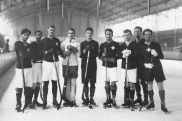 История хоккея с шайбой на льду