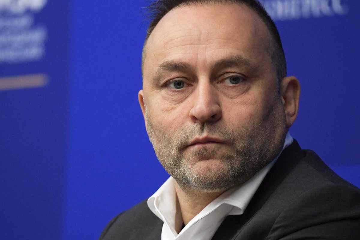 Свищев