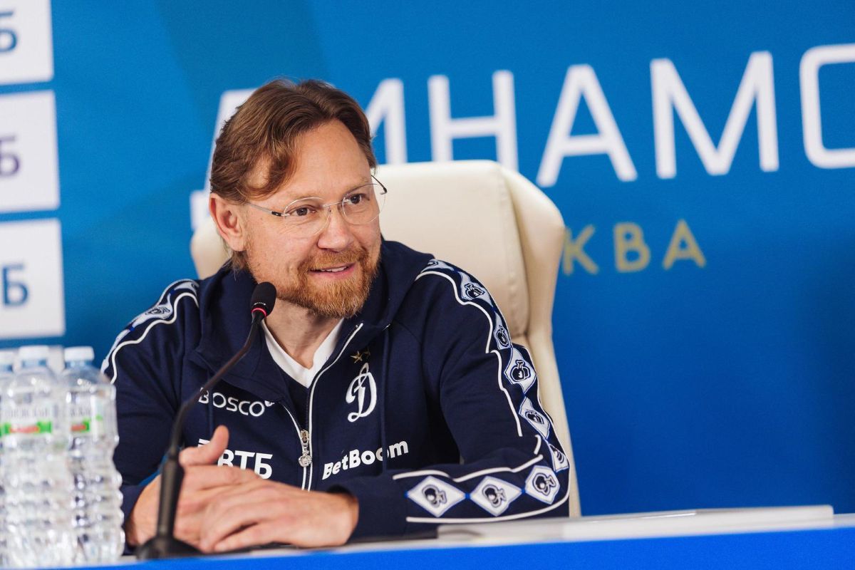 Валерий Карпин