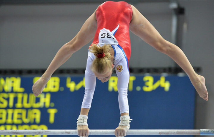 Набиева на перекладине