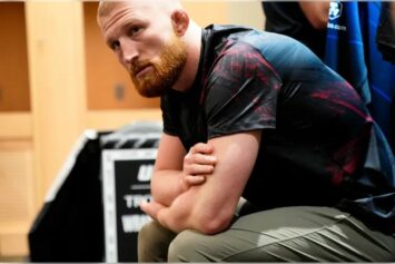 Бо Никал объяснил, почему показал неприличный жест болельщикам на UFC 322