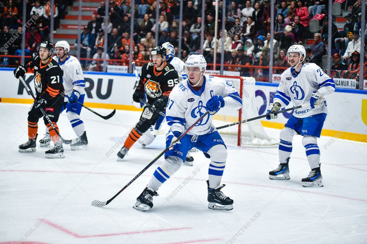 КХЛ: букмекеры назвали «Динамо» фаворитом матча с «Амуром»