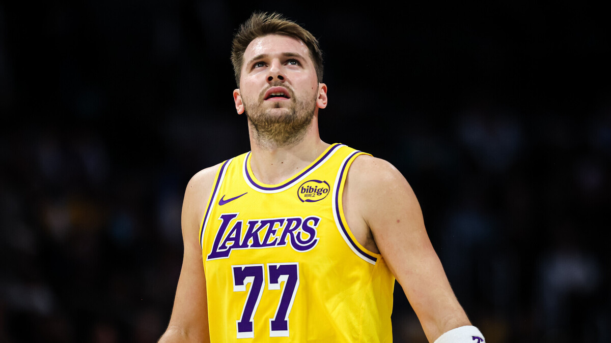 Победная серия «Лейкерс» прервалась после поражения от «Финикса»