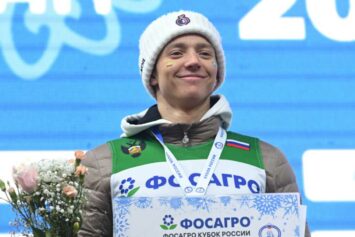 Коростелев победил в масс-старте Кубка России в Тюмени, Большунов — второй