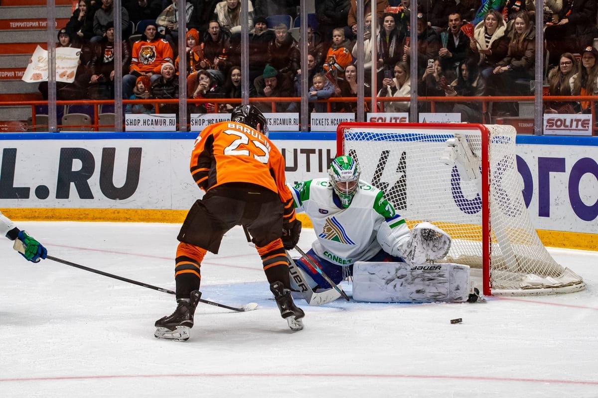Букмекеры назвали «Салават Юлаев» фаворитом домашнего матча КХЛ против «Амура»