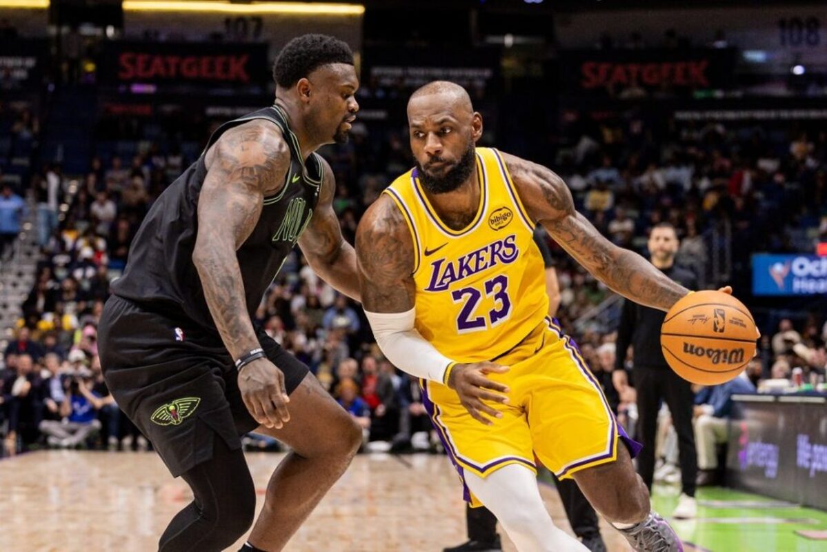 «Лос-Анджелес Лейкерс» одержали третью победу подряд в матче с «Пеликанс»