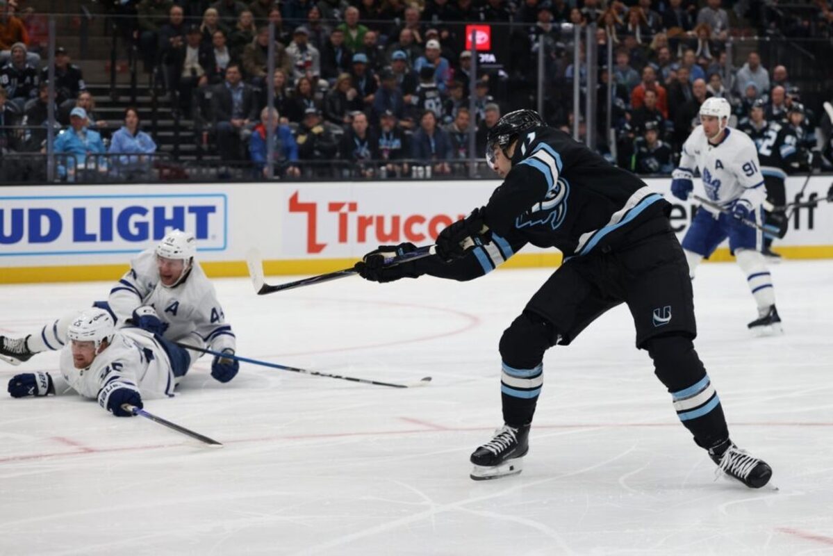 «Юта Маммот» разгромила «Торонто Мэйпл Лифс» в матче НХЛ, Бут набрал очки