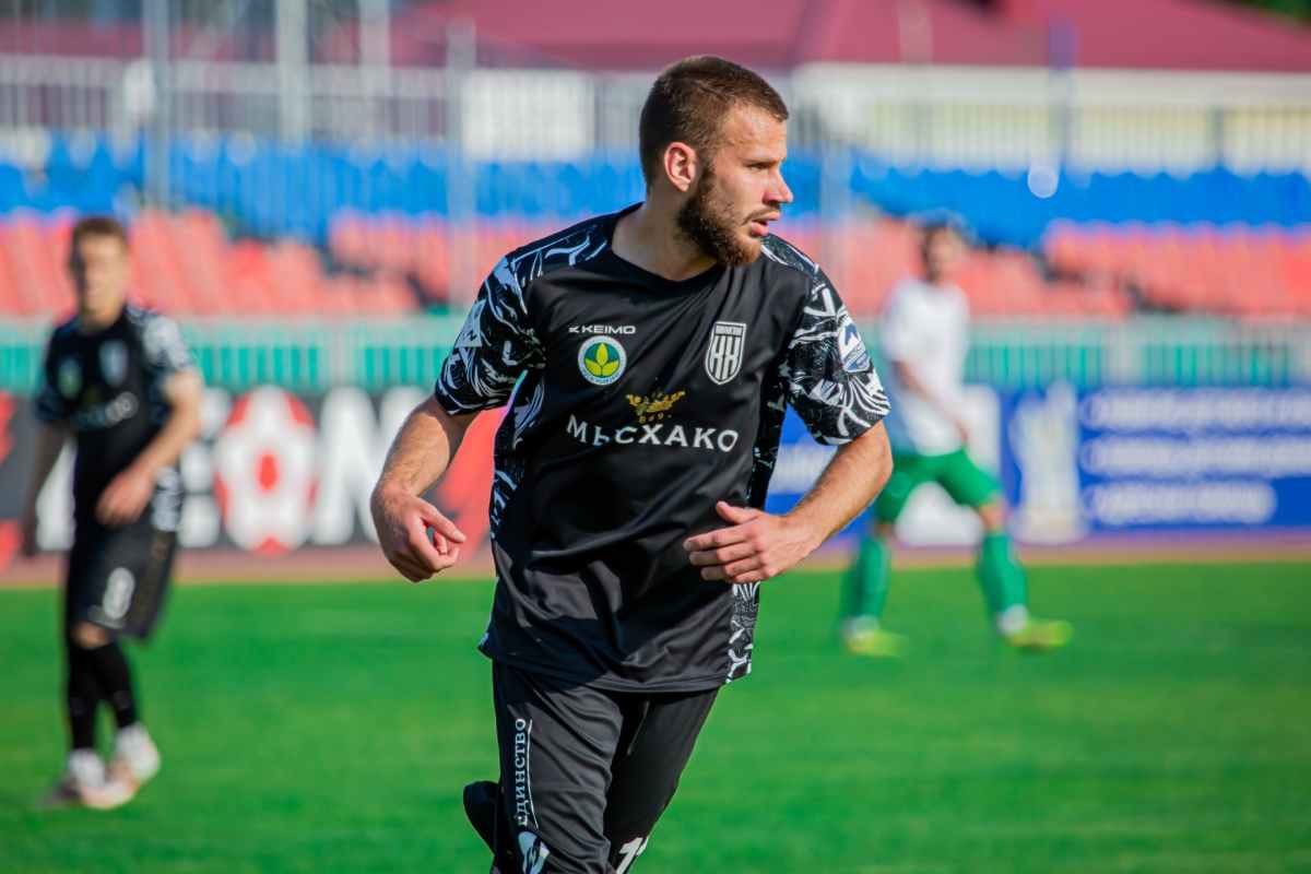 Экс-таксист и курьер Максим Дмитриев подписал контракт с «Тюменью»